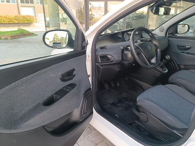 LANCIA Ypsilon 1.0 FireFly 5 porte S&S Hybrid Ecochic Silver