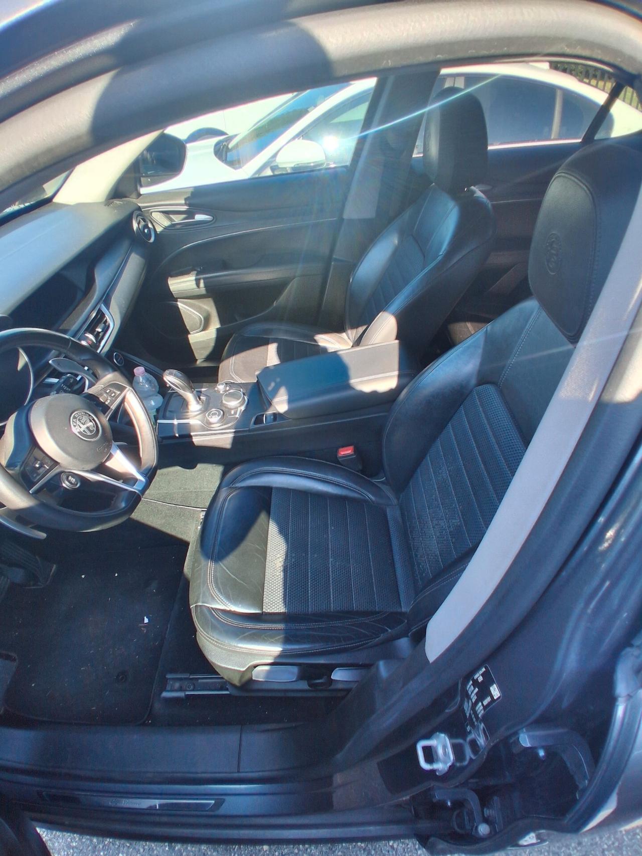 Alfa Romeo Stelvio 2.2 Turbodiesel 180 CV AT8 RWD Executive