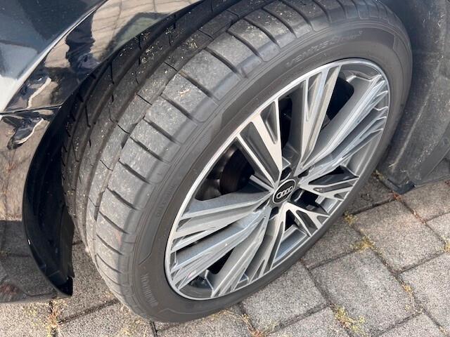 Audi A6 Avant 40 2.0 TDI S-LINE QUATTRO