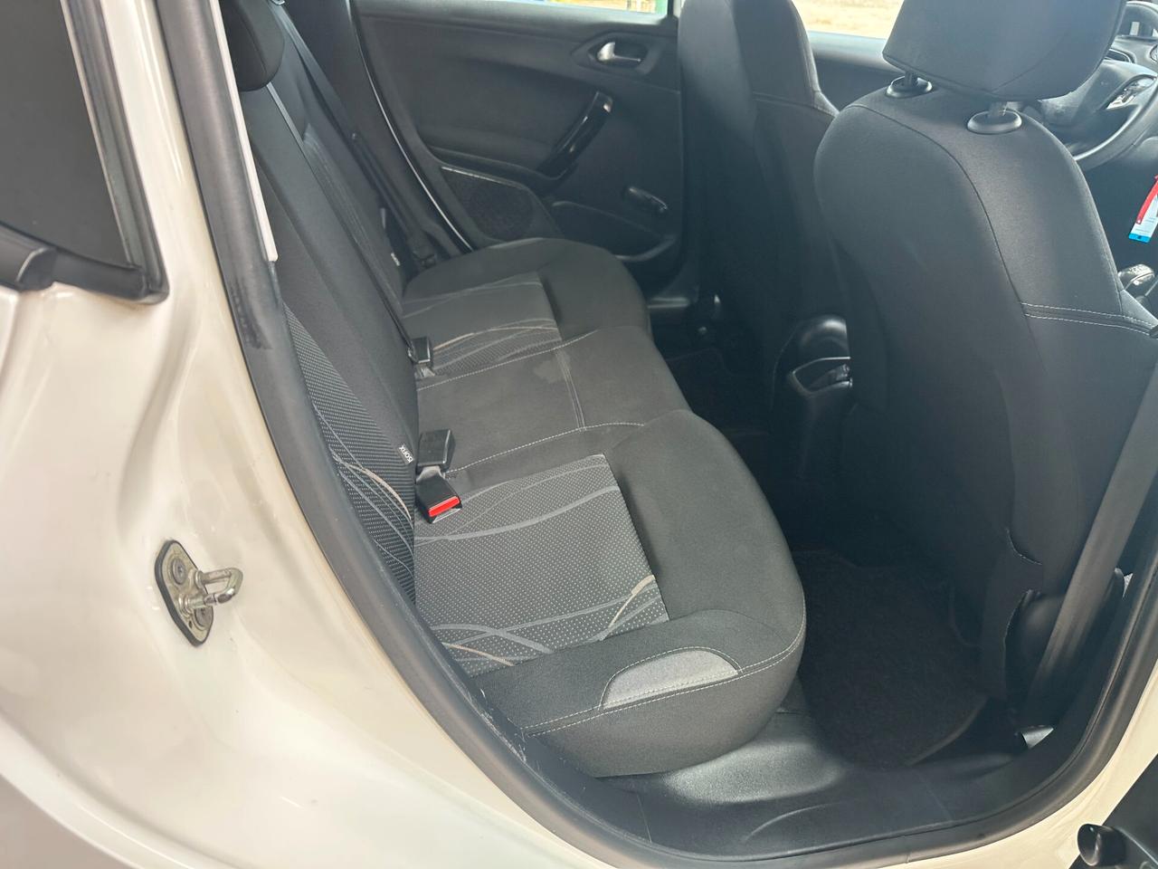 Peugeot 208 1.4 GPL