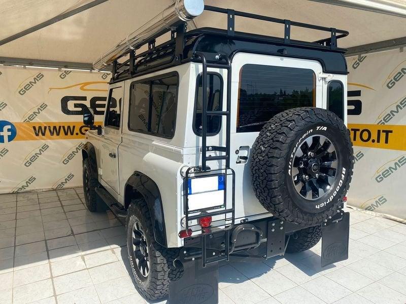 Land Rover Defender 90 2.0