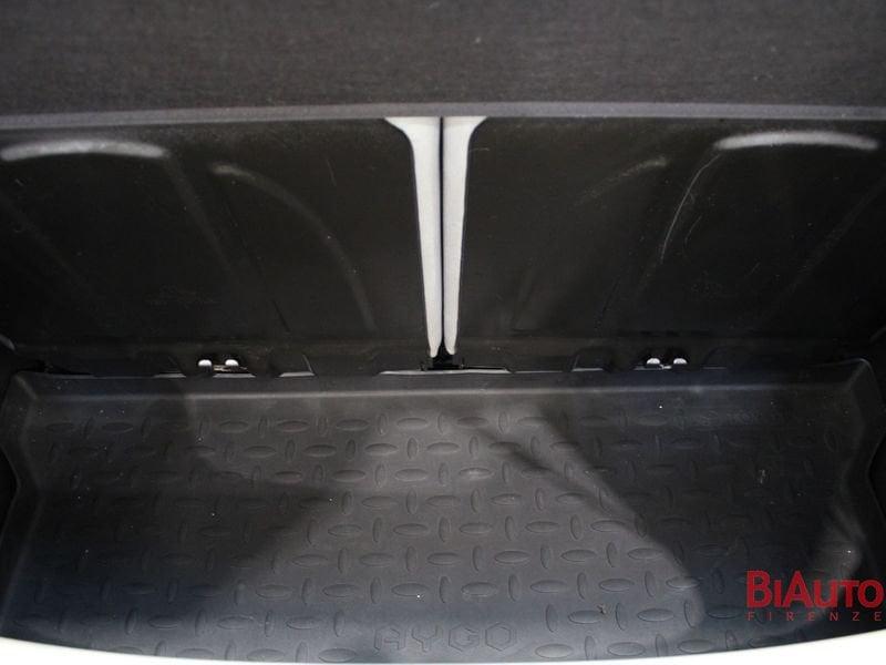 Toyota Aygo Aygo 5p 1.0 x-play my15