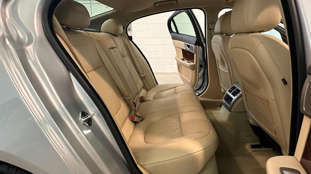 Jaguar XF 4.2 V8 Premium Luxury