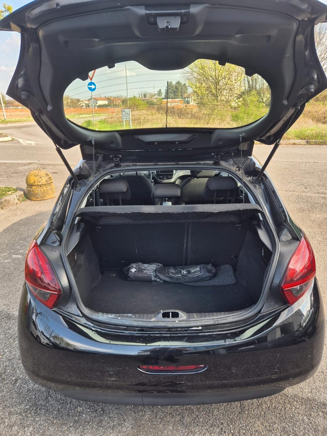 Peugeot 208 PureTech 82 5 porte Allure