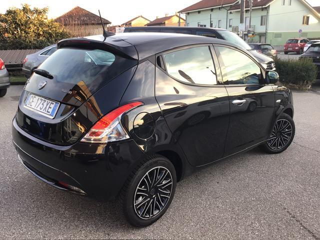 LANCIA Ypsilon 1.0 FireFly 5 porte S&S Hybrid Ecochic Gold