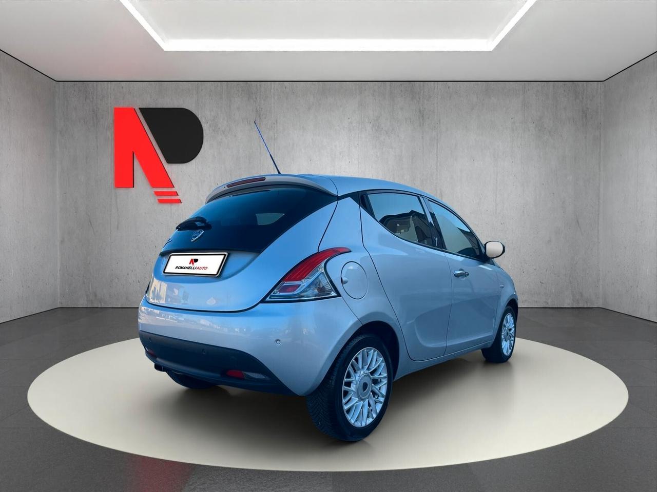 Lancia Ypsilon 1.2 69 CV 5 porte S&S Silver
