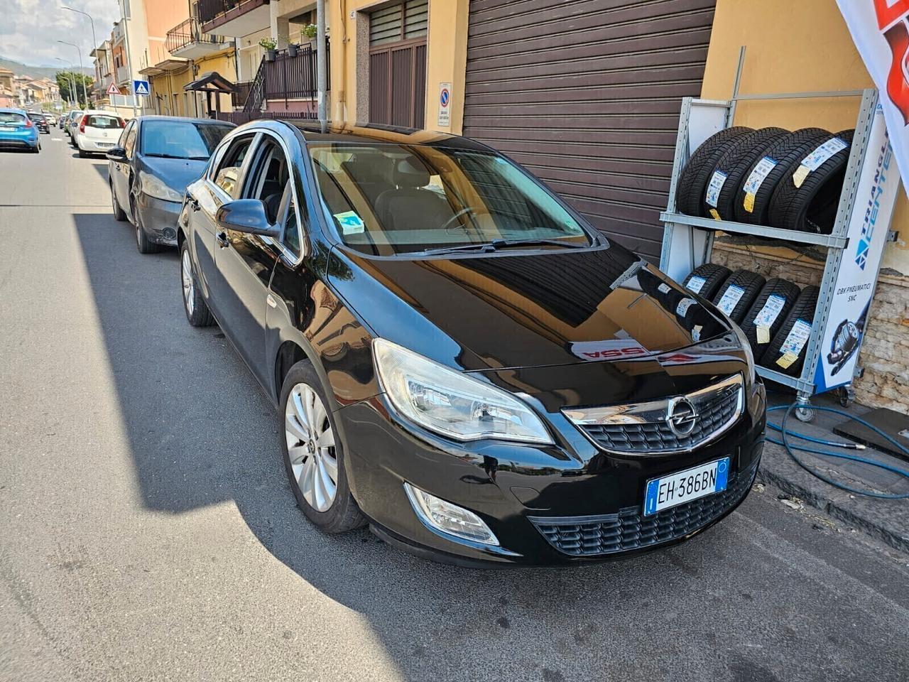 Opel Astra 1.6 115CV 5 porte Cosmo