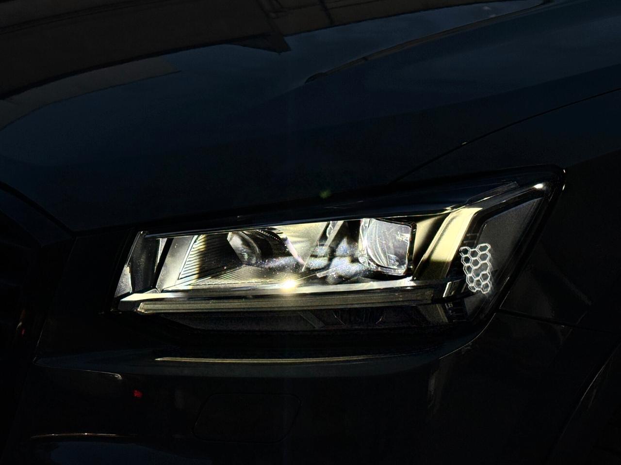 Audi Q2 35 TDI 2.0 Identity Black TETTO APRIBILE