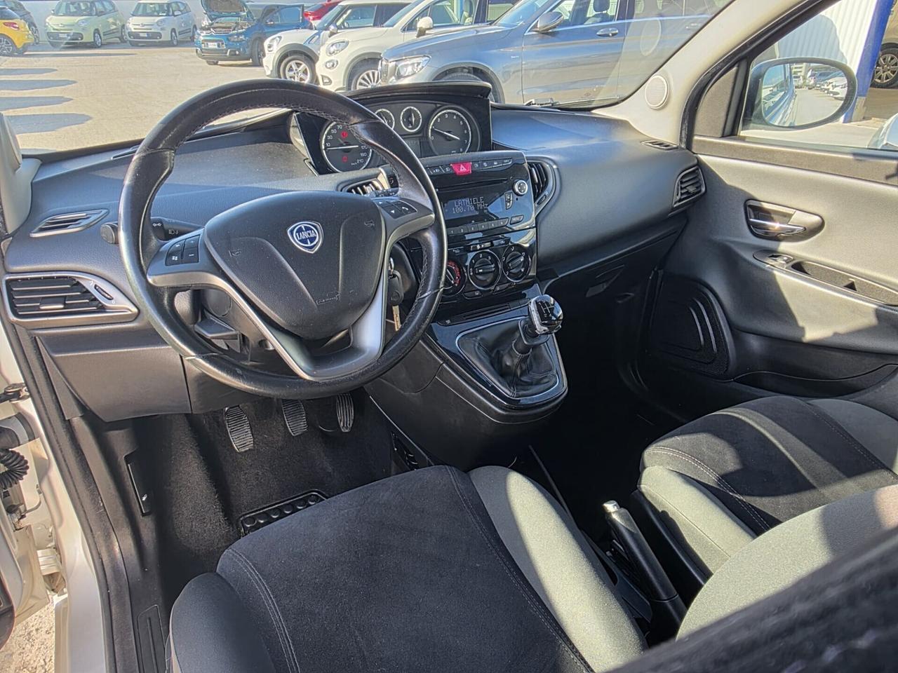 Lancia Ypsilon 1.2 69 CV 5 porte S&S Gold