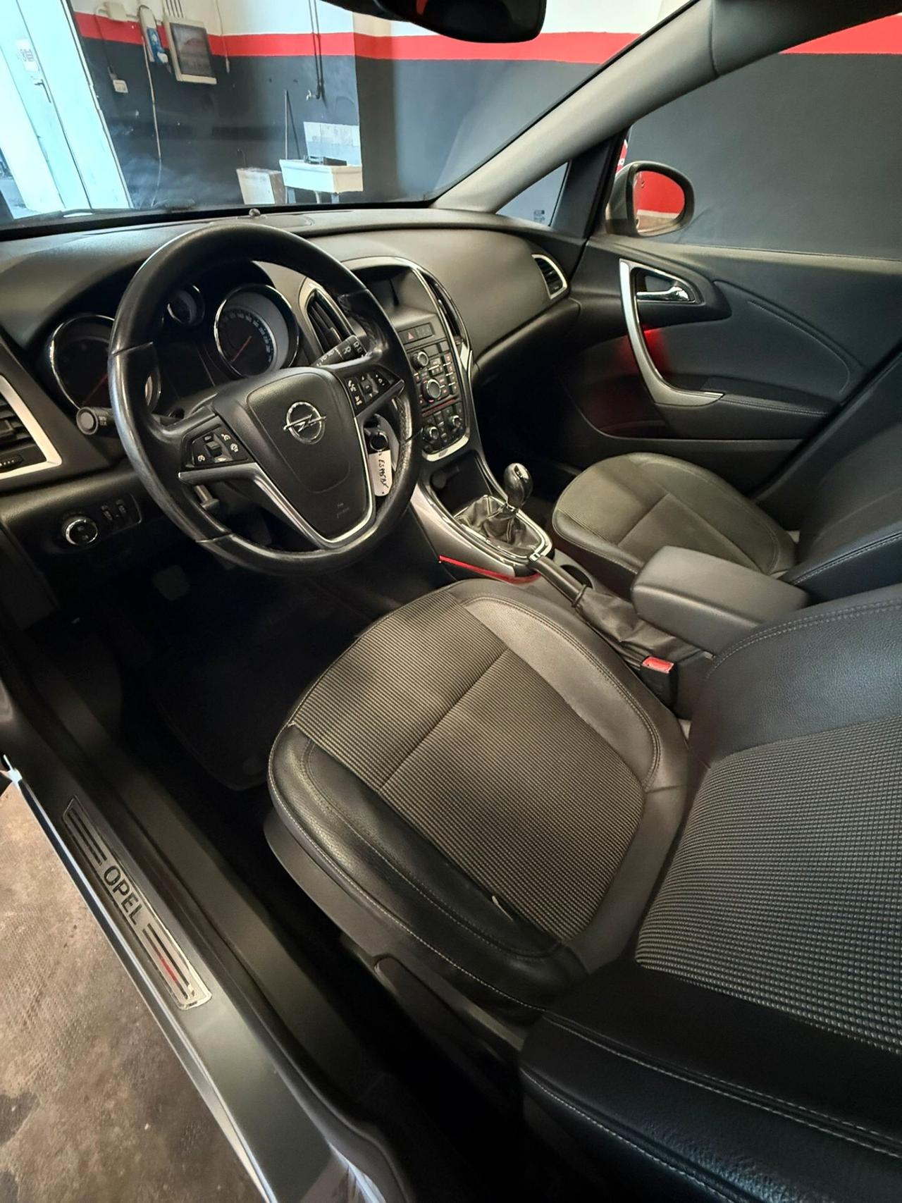 Opel Astra 1.7 CDTI 130CV Sports Tourer Cosmo