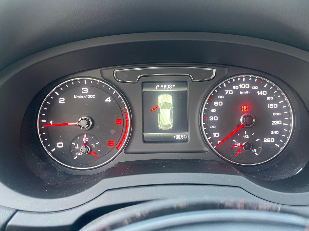 Audi Q3 2.0 TDI SPORT Business #50348