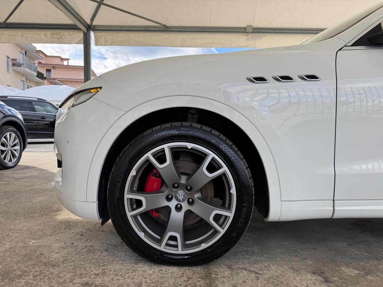 MASERATI LEVANTE V6 275 CV AWD GRANLUSSO / TETTO