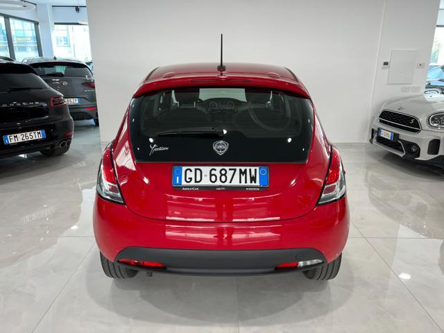 LANCIA Ypsilon 1.0 FireFly 5 porte S&S Hybrid Ecochic Silver