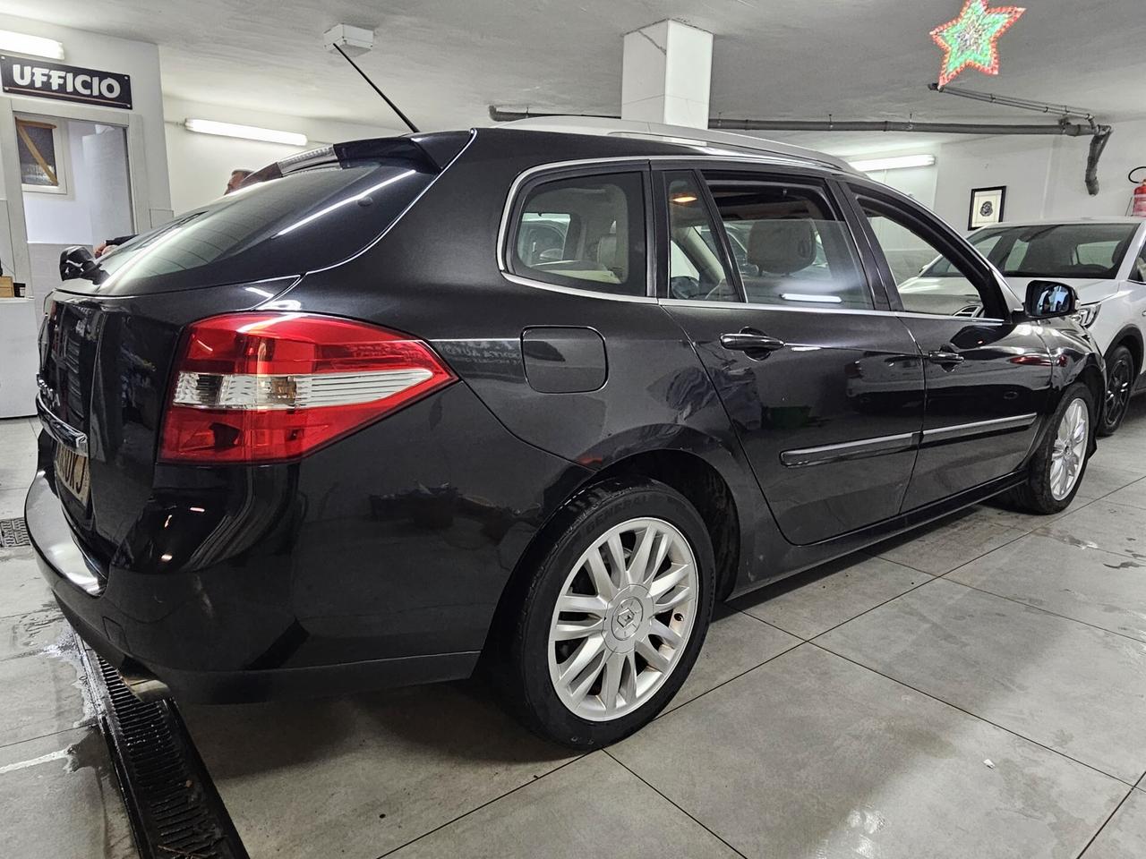 RENAULT LAGUNA 2.0DCI INITIALE PARIS STRAFULL
