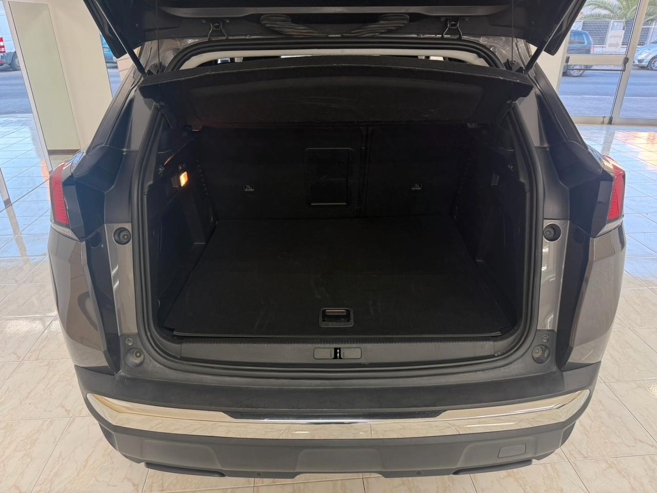 Peugeot 3008 Hybrid 225 e-EAT8 Allure