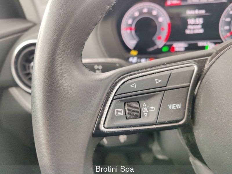 Audi Q2 1.5 35 TFSI IDENTITY BLACK