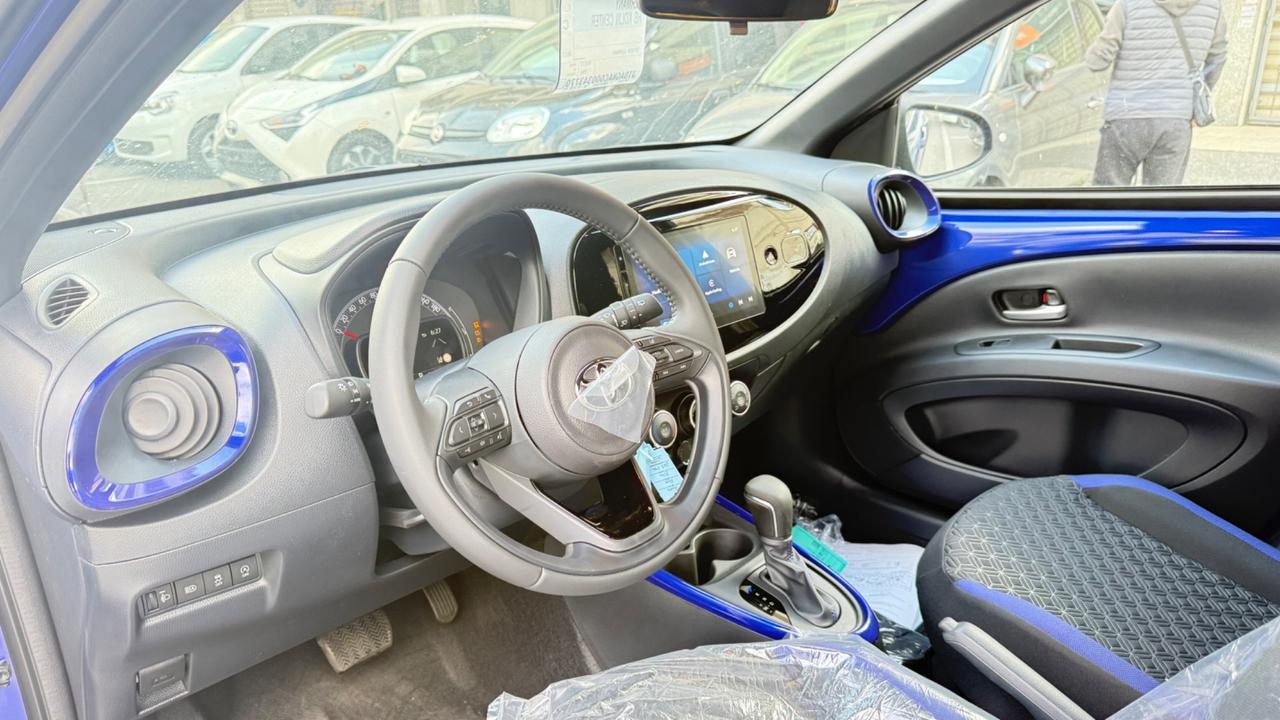 Toyota Aygo X 1.0 VVT-i 72 CV 5 porte Lounge Air S-CVT LED NAVI KAMERA CAR PLAY PDC CERCHI 16 BLUETOOTH
