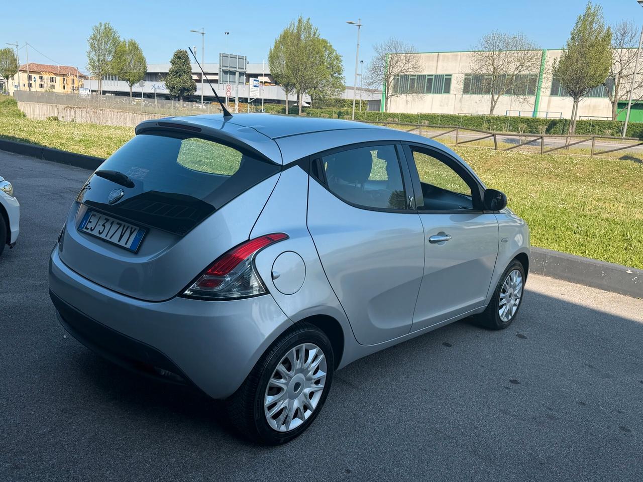 Lancia Ypsilon 1.3 MJT Neopatentati