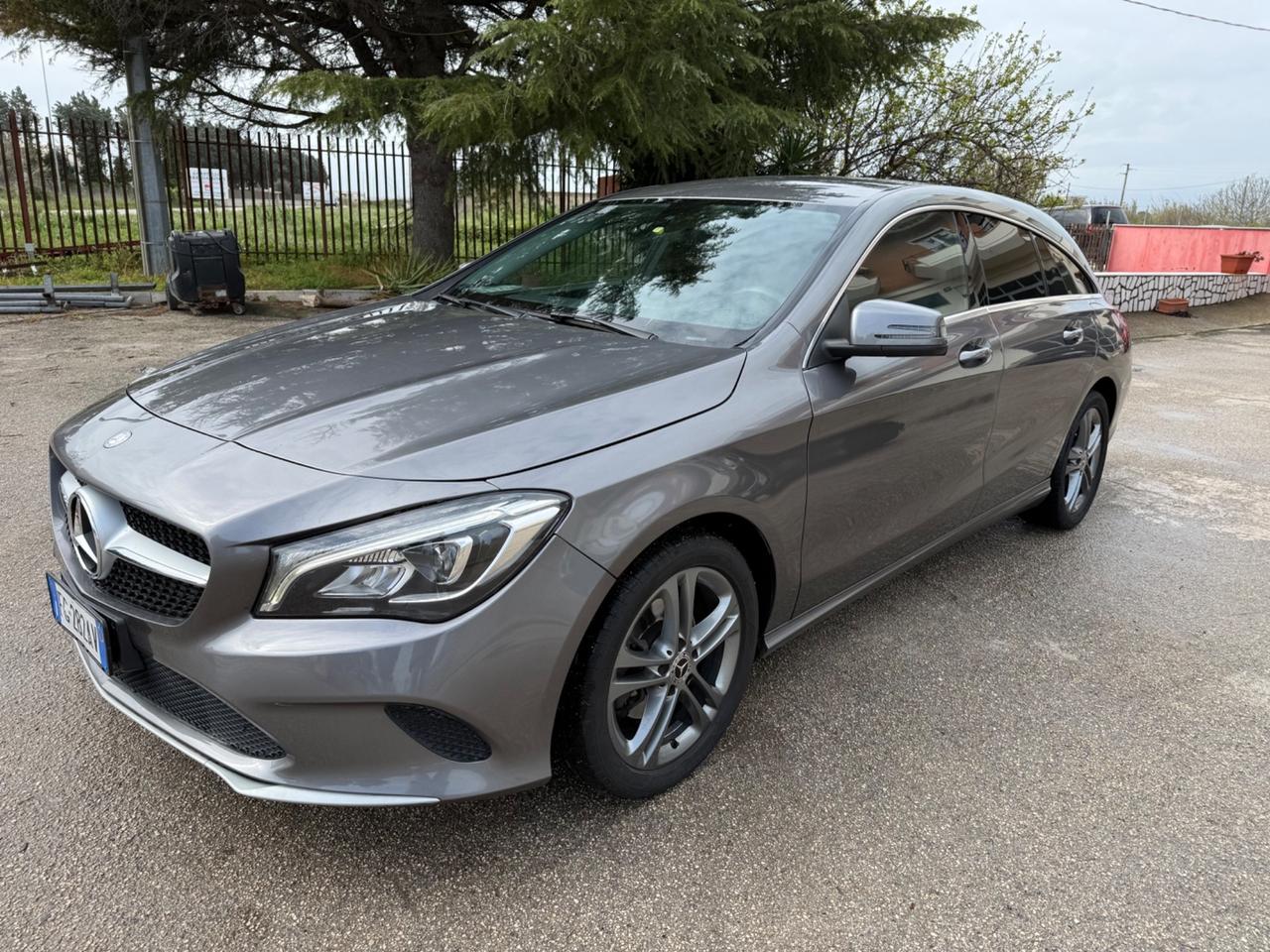 Mercedes-benz CLA 180 d Premium