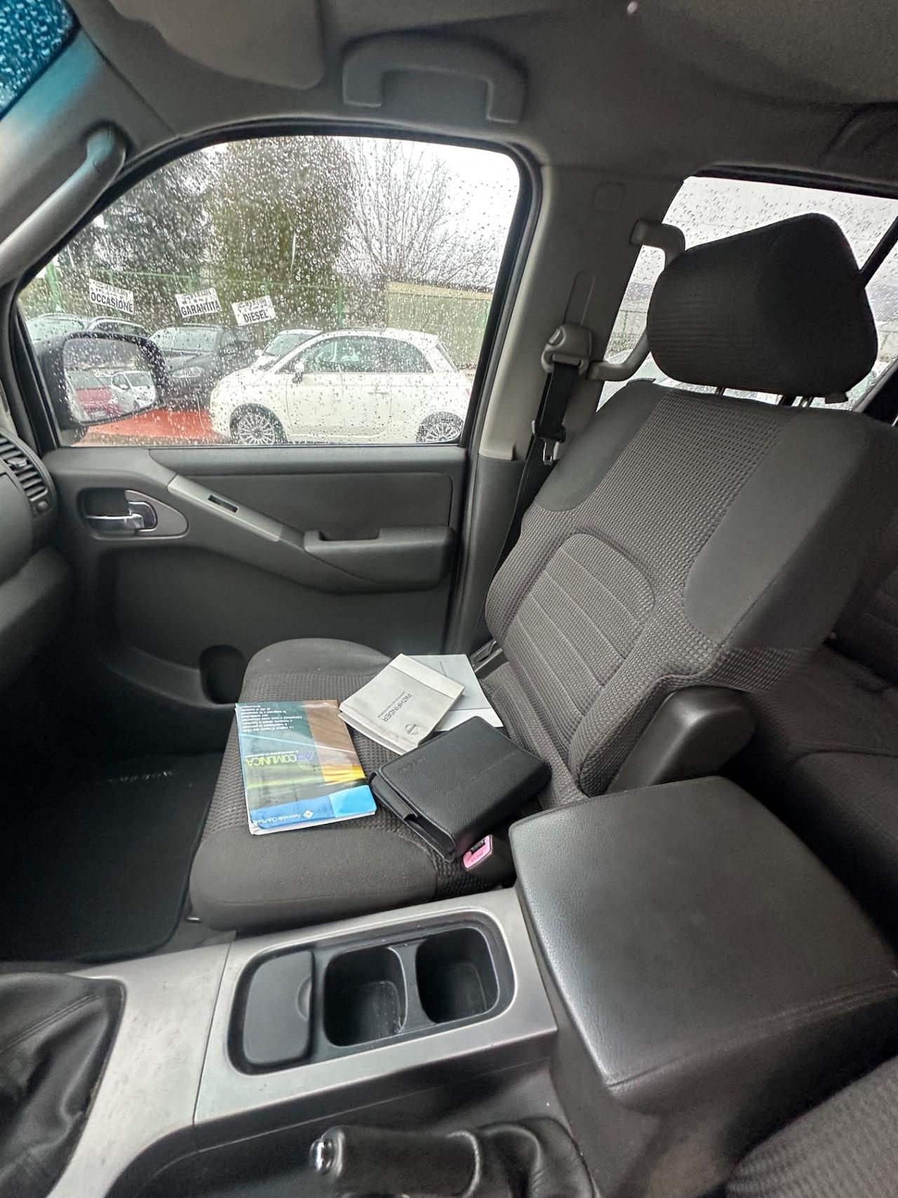 Nissan Pathfinder 2.5 dCi LE