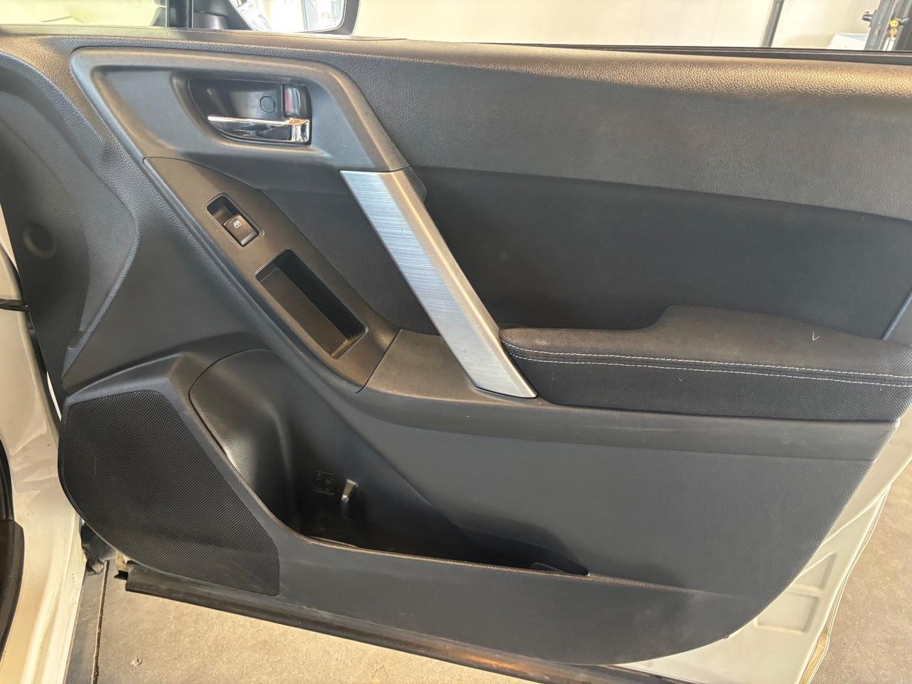 Subaru Forester 2.0D |BIANCO PERLA GANCIO TRAINO