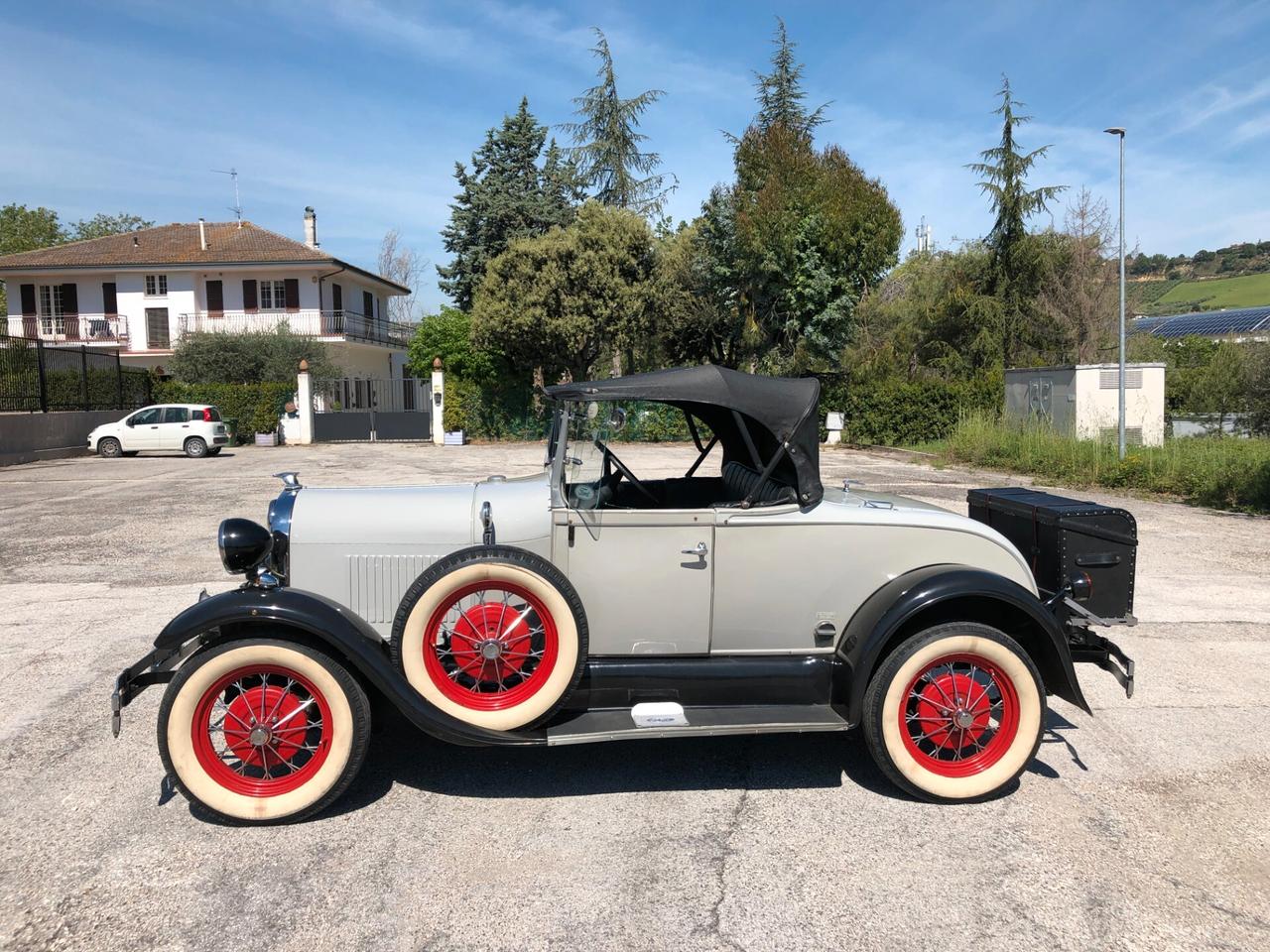 FORD MODEL A ROADSTER