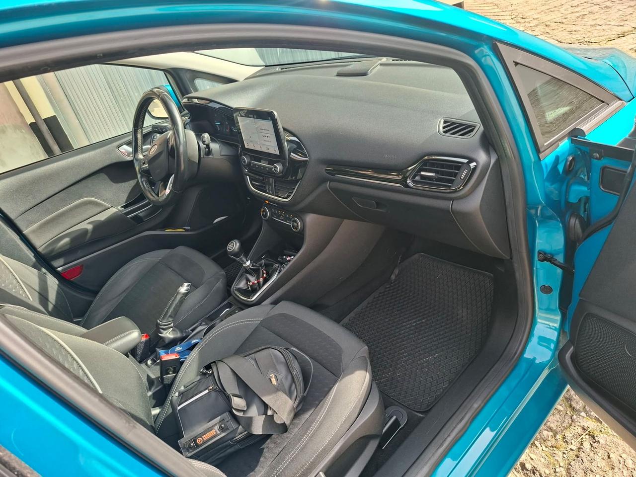 Ford Fiesta 1.5 diesel 5 porte tetto apribile 2018 neopatentati