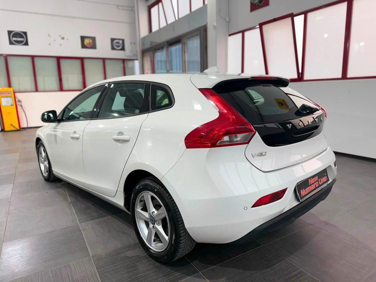 Volvo V40 D2 1.6 115cv SUMMUM 2015