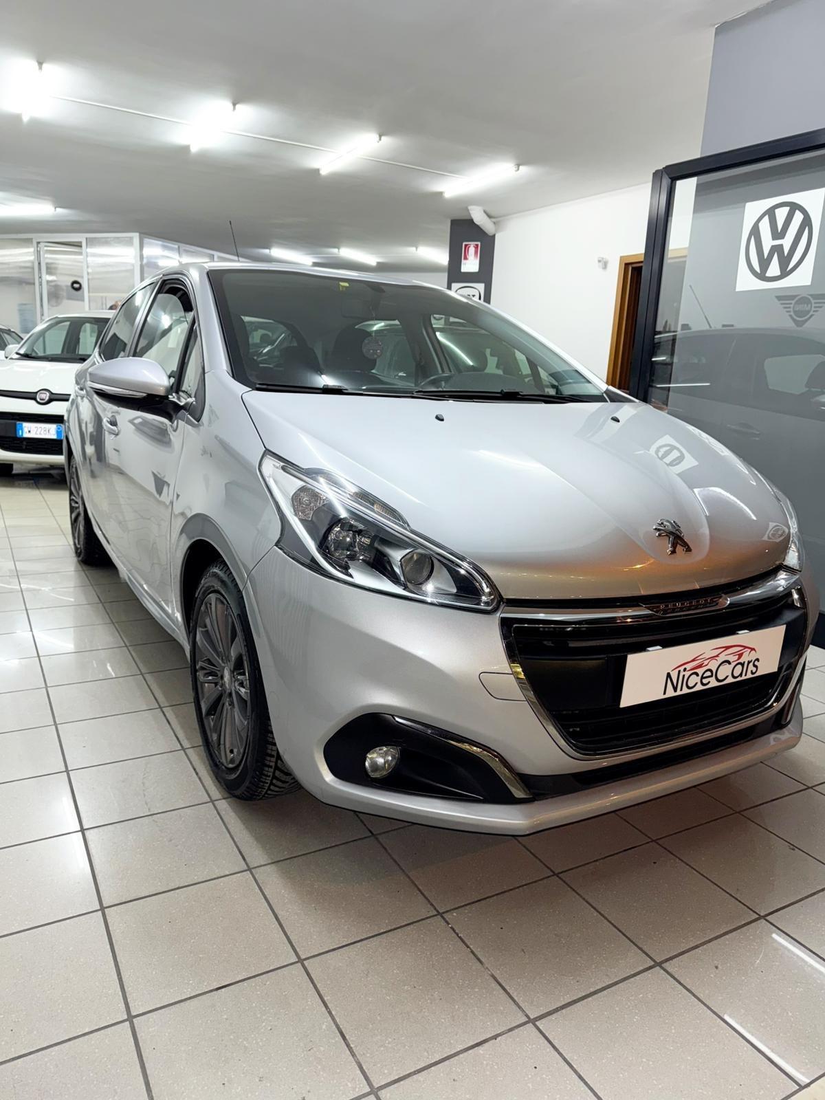 Peugeot 208 BlueHDi 75 5 porte Allure