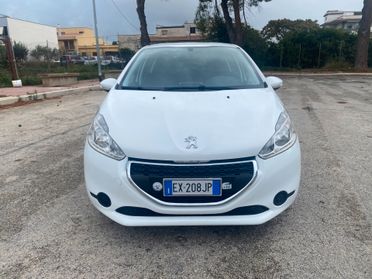 Peugeot 208 1.4 HDi 68 CV 5 porte Allure