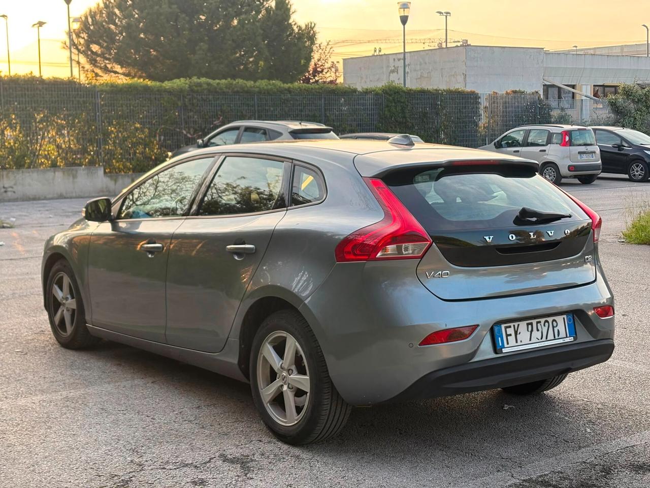 Volvo V40
