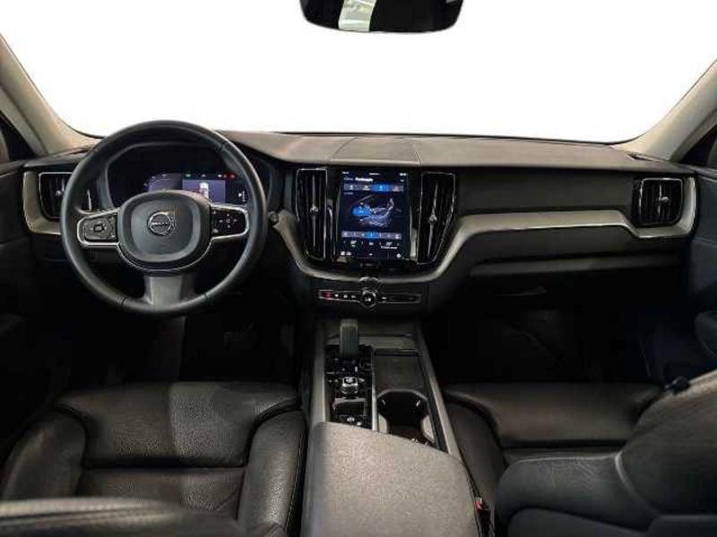 Volvo XC60 II 2022 2.0 b4 Plus Dark auto