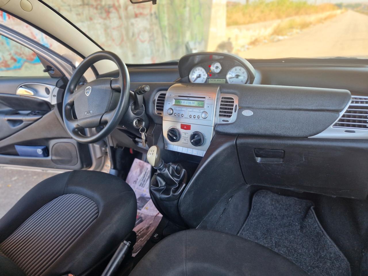 Lancia Ypsilon 1.2 Argento