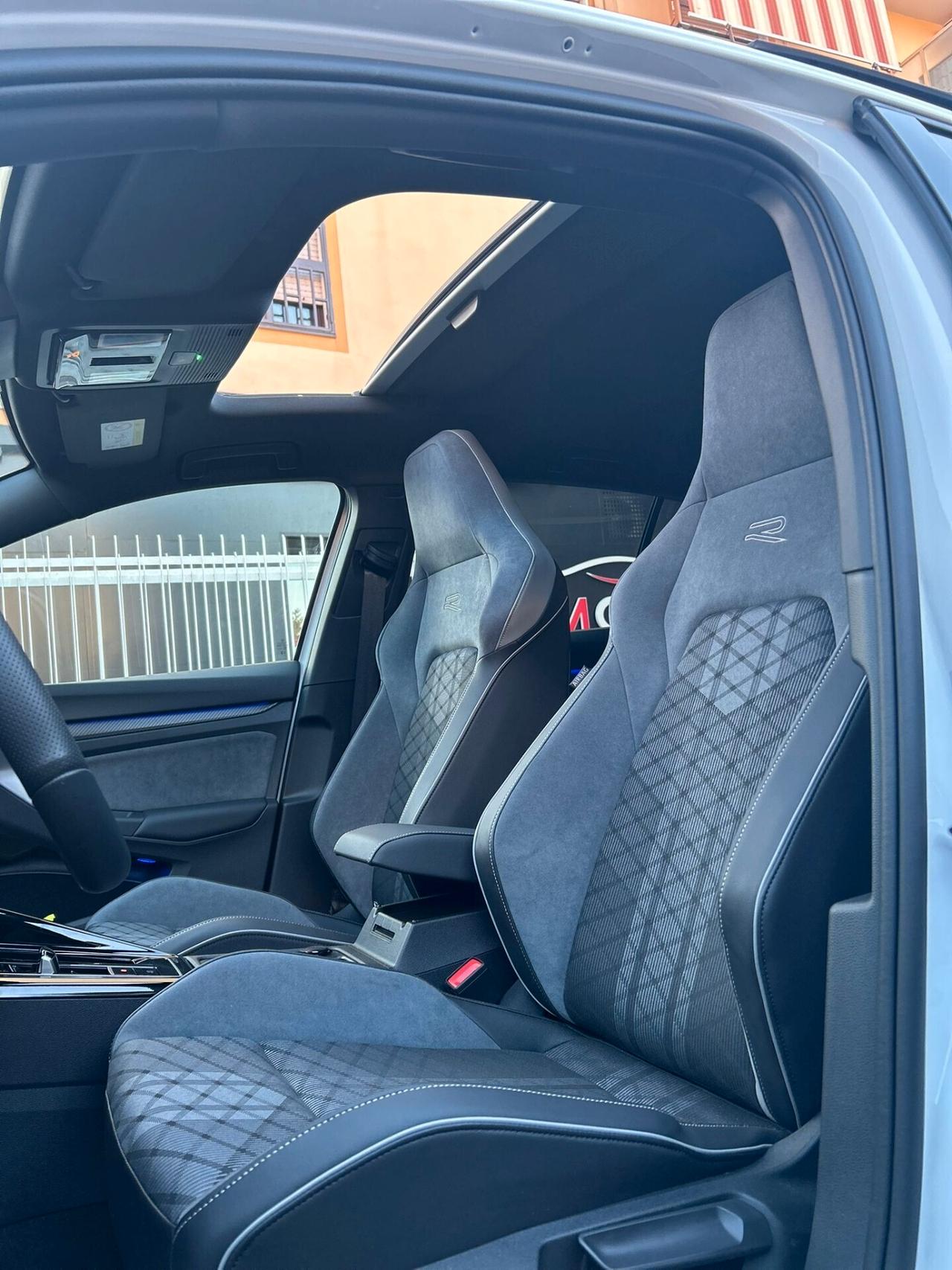 Volkswagen Golf 2.0 TDI 150 CV DSG SCR R-Line