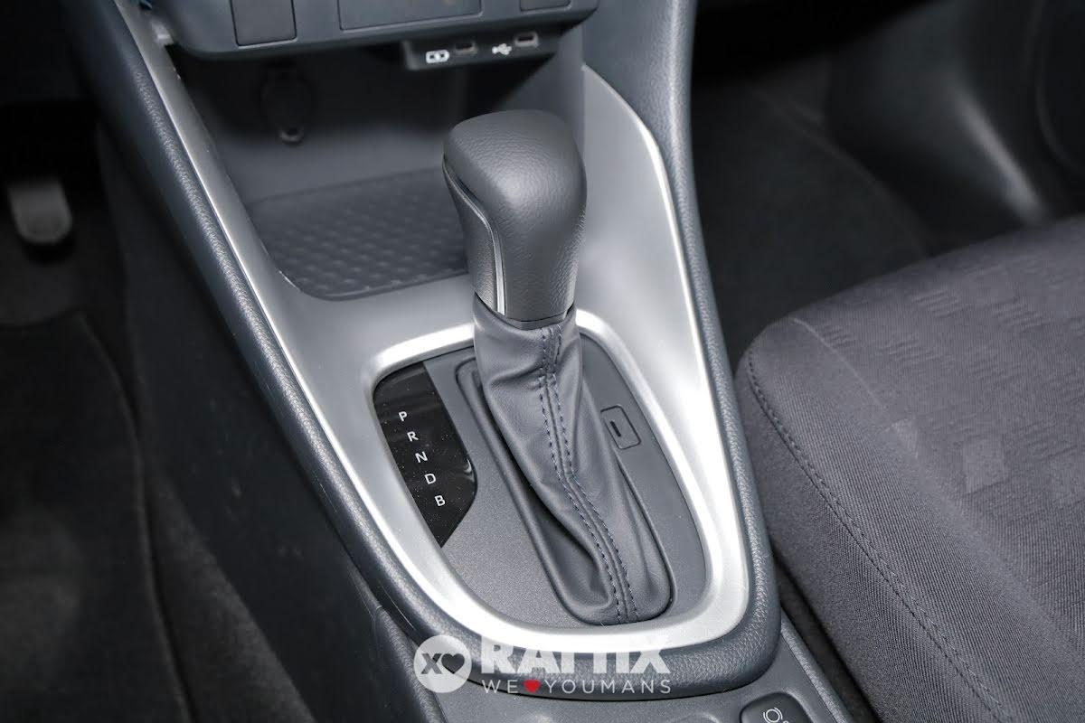 Toyota Yaris 1.5 Hybrid Active + Business Pack