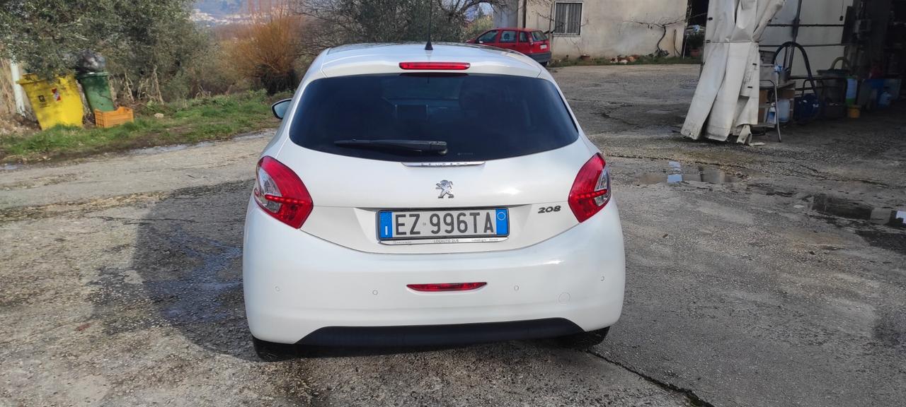Peugeot 208 1.4 HDi 68 CV 5 porte Allure