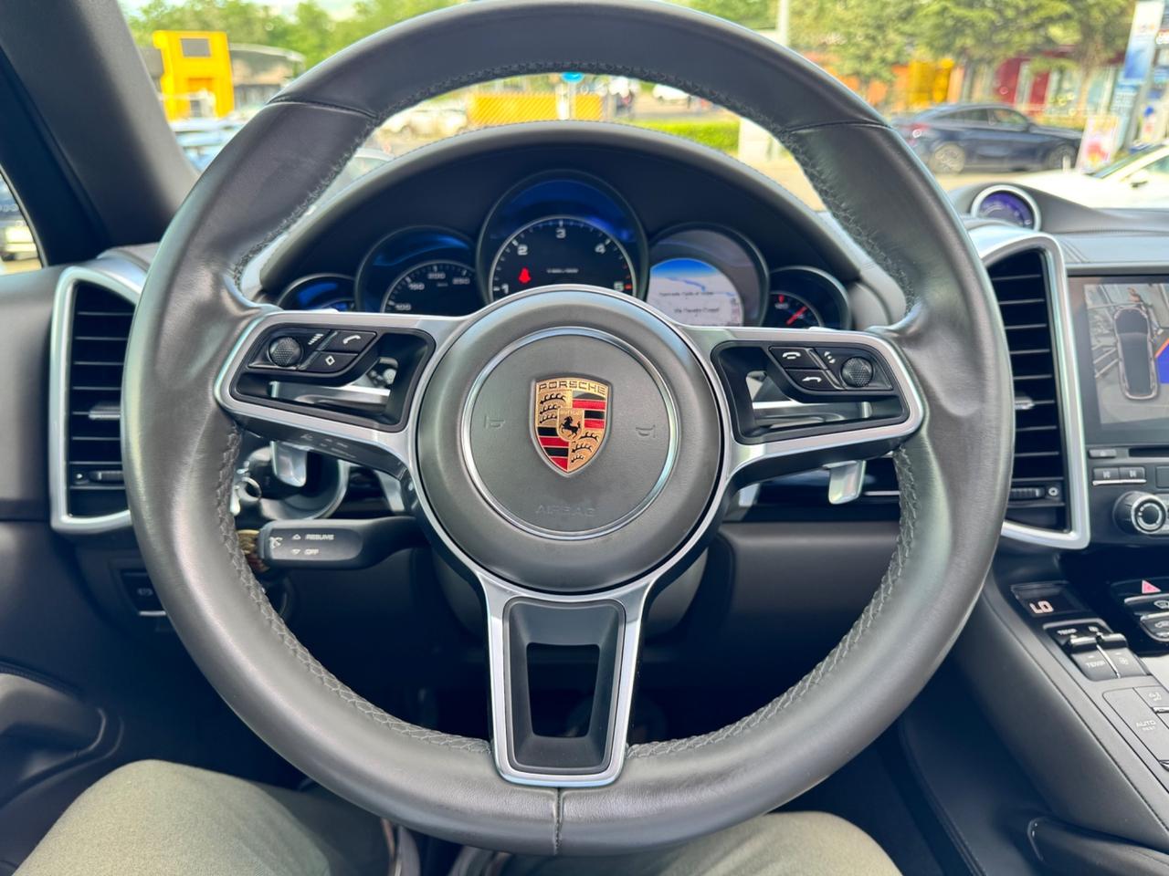 Porsche Cayenne 3.0 Diesel Platinum Edition open edition Porsche approved