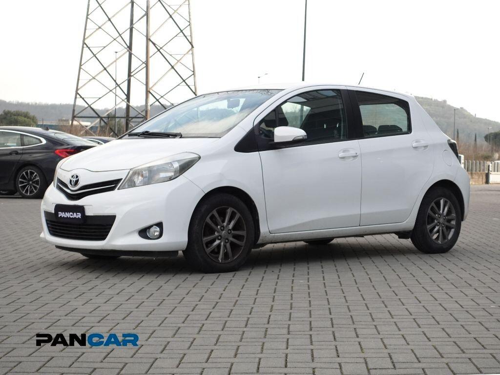 Toyota Yaris 1.3 5 porte Lounge Multidrive