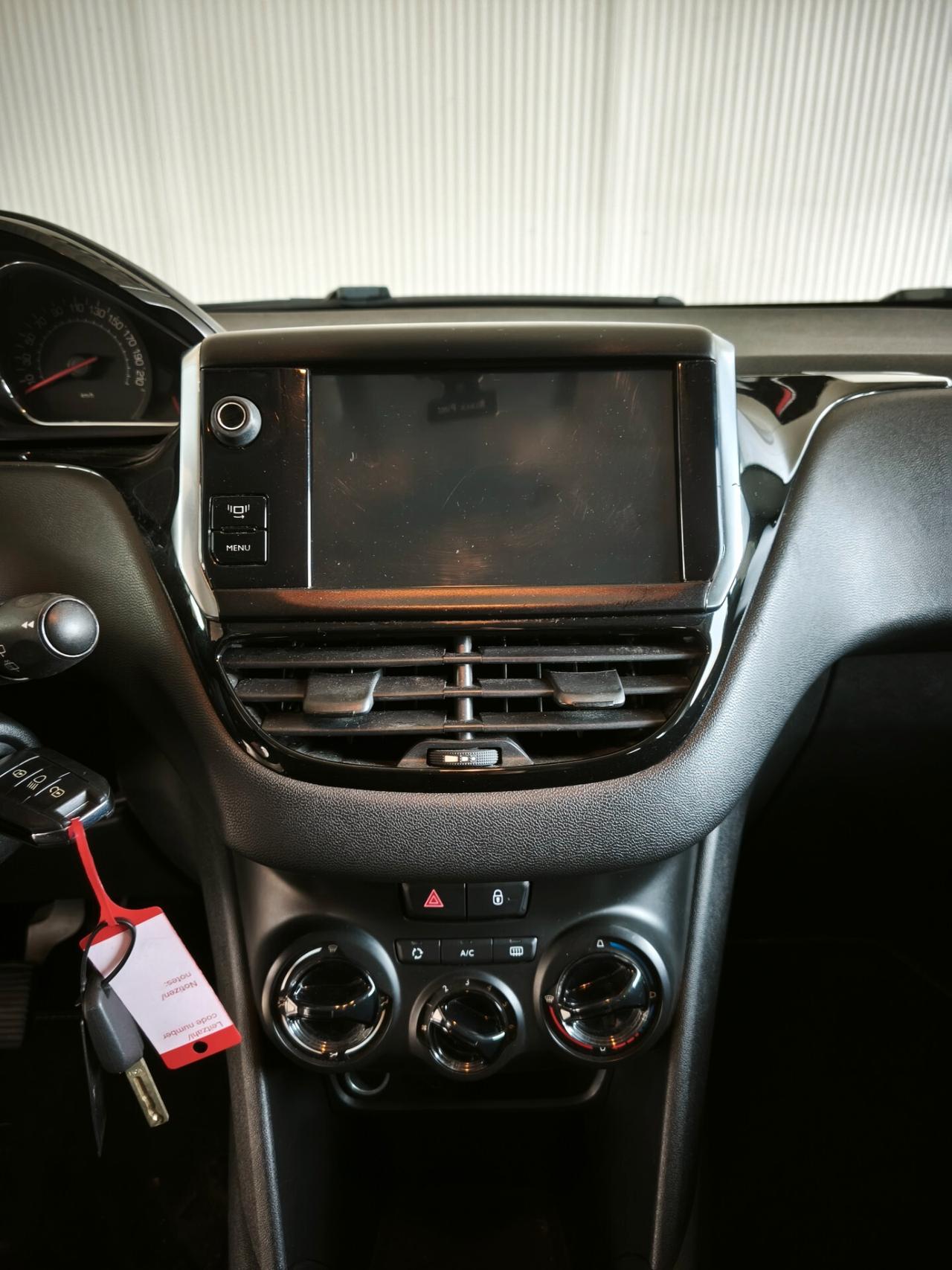 Peugeot 208 1.4 HDi 68 CV 3 porte Allure