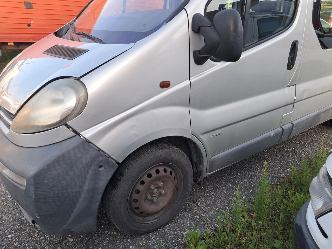 VIVARO 6 POSTI AUTOCARRO