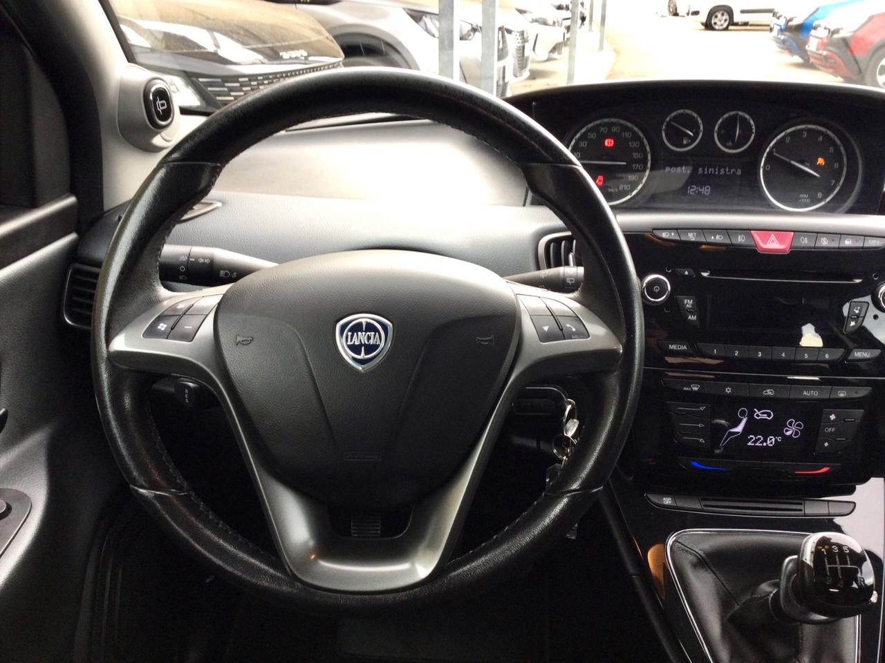 Lancia Ypsilon 1.2 69 CV 5 porte Platinum