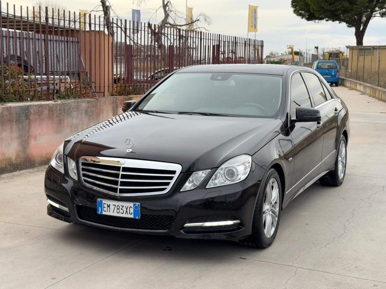 Mercedes-benz E 220 CDI BlueEFFICIENCY Avantgarde