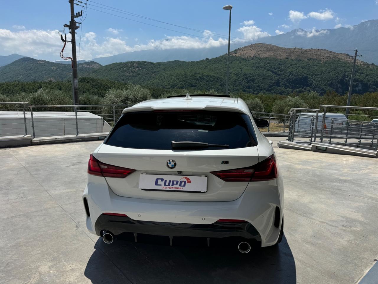 Bmw 118 118d 5p. Msport