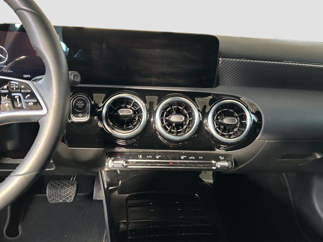 MERCEDES-BENZ A 180 A 180 d Automatic Progressive Advanced