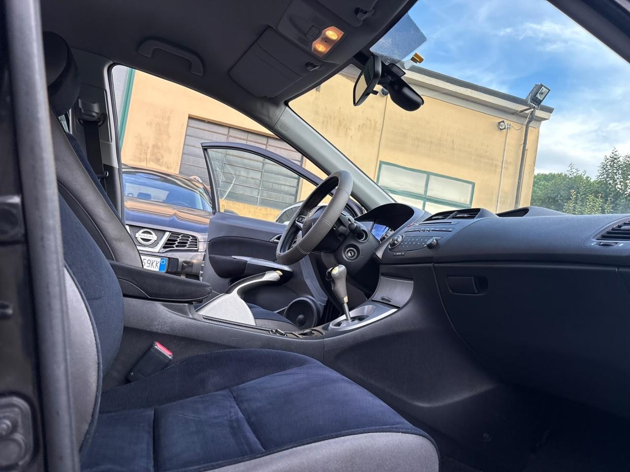 Honda Civic 1.4 i-DSi 5p. Elegance LE