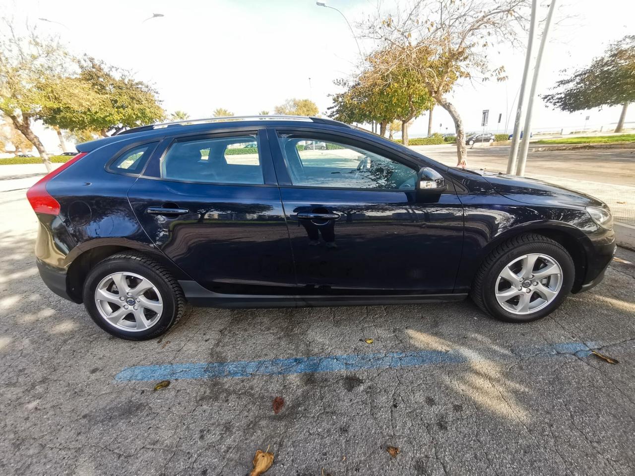 Volvo V40 Cross Country D2 Summum - 2016