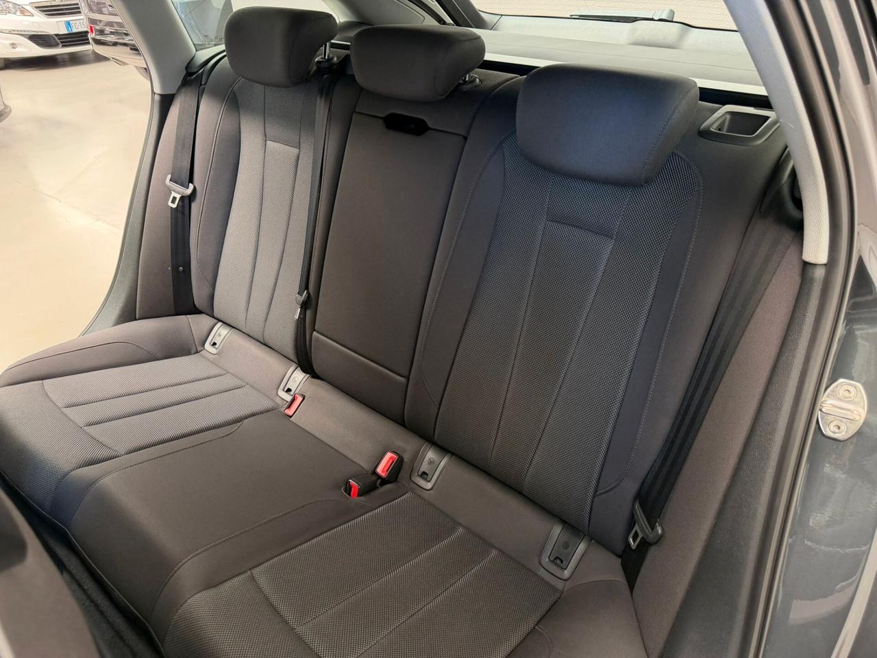 Audi A4 Avant 35 2.0 TDI/163 CV S tronic Business