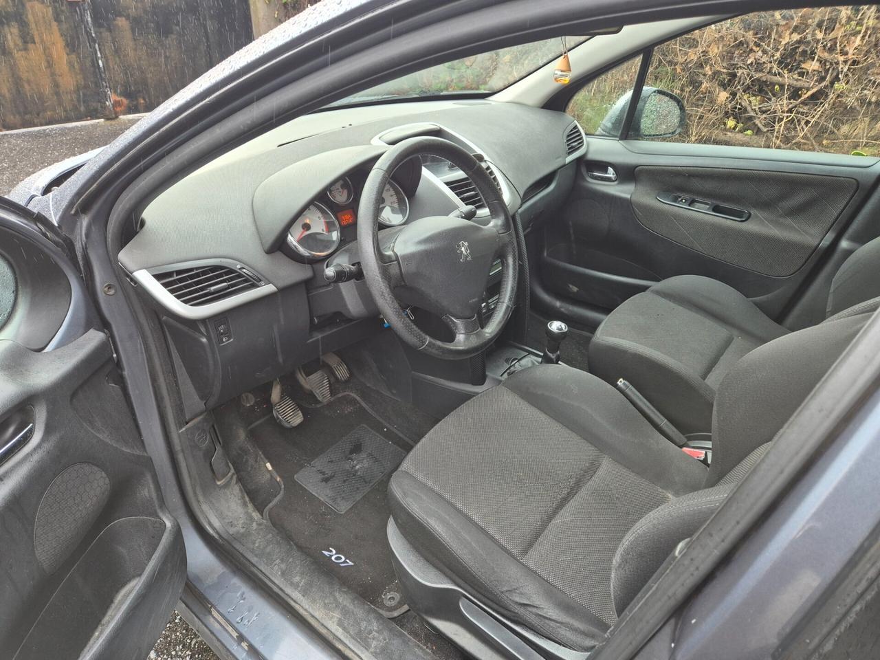 Peugeot 207 1.4 HDi 70CV 5p. X Line