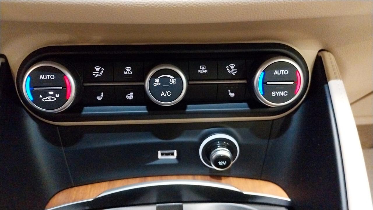 Alfa Romeo Stelvio 2.2cc 210 CV AT8 Q4 Veloce