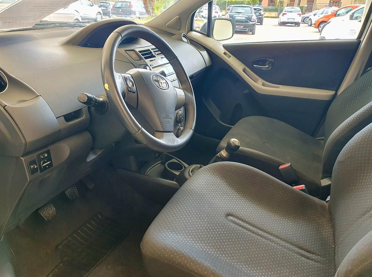 Toyota Yaris 1.0 BENZ. - 2011 - KM. 160.000